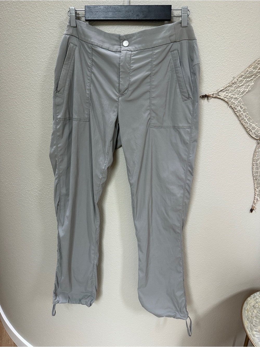 Athleta Trekkie Jogger Pants in light gray